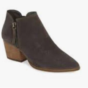 Vince Camuto Leather Perforation Heel Casual Boots 6 M